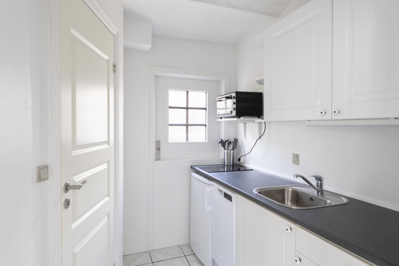 Aday - Apartment Suite 1 Aalborg Center Экстерьер фото